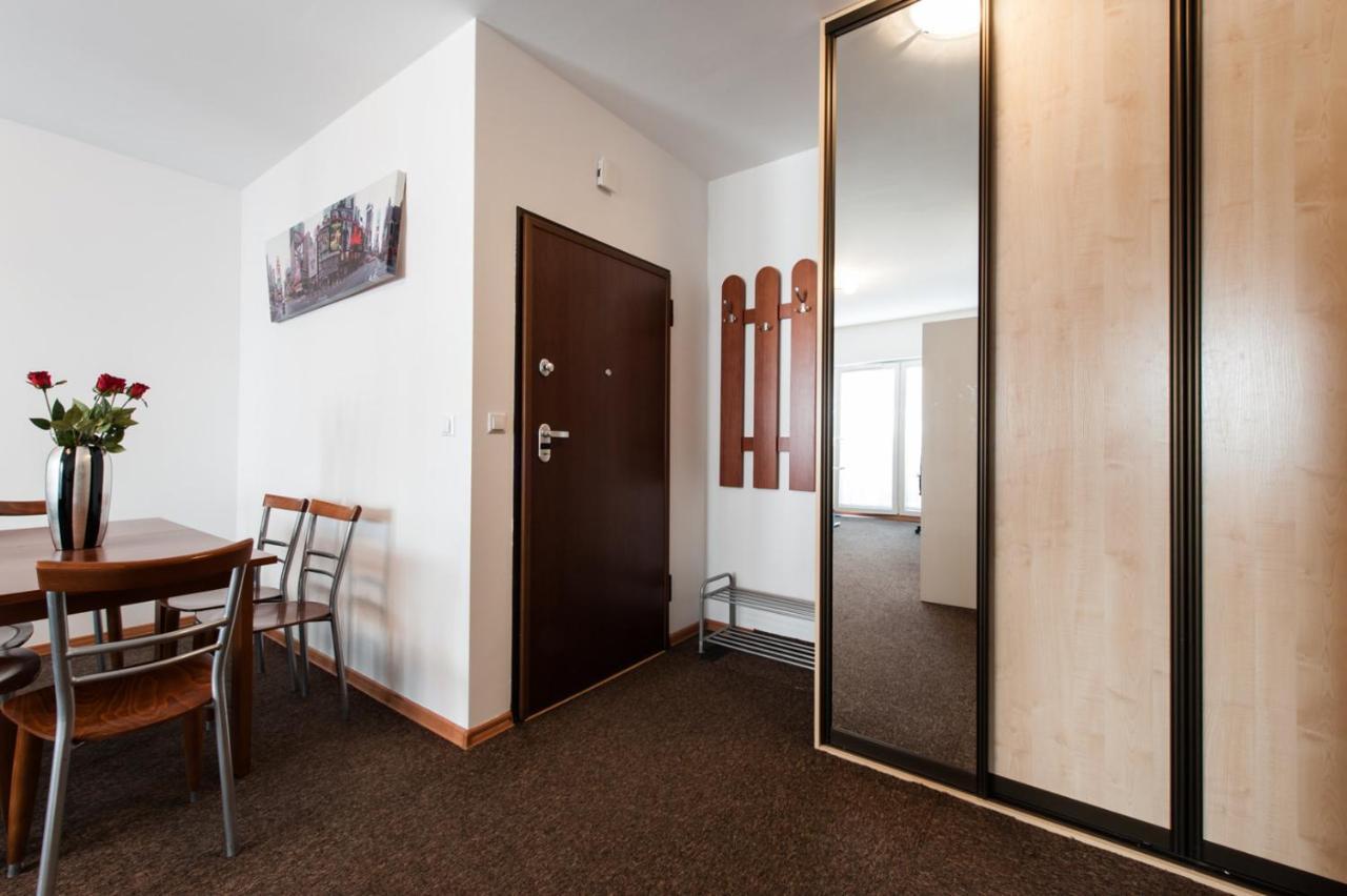 Apartamento Superapart Banderii 4 Varsovia Exterior foto