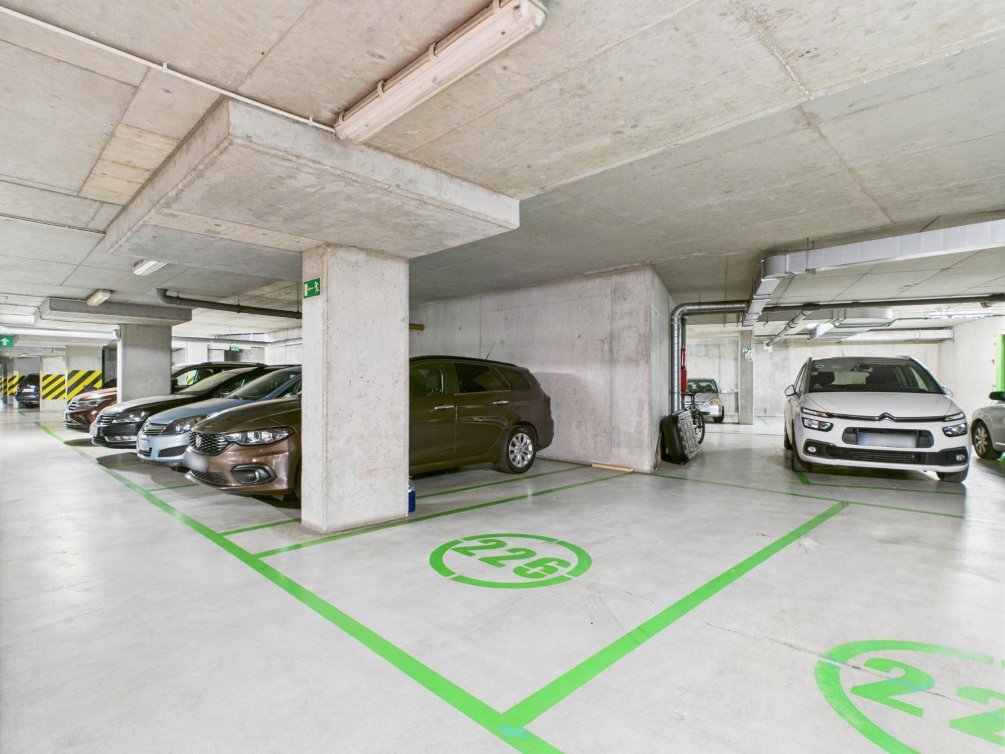 Apartamento Superapart Banderii 4 Varsovia Exterior foto